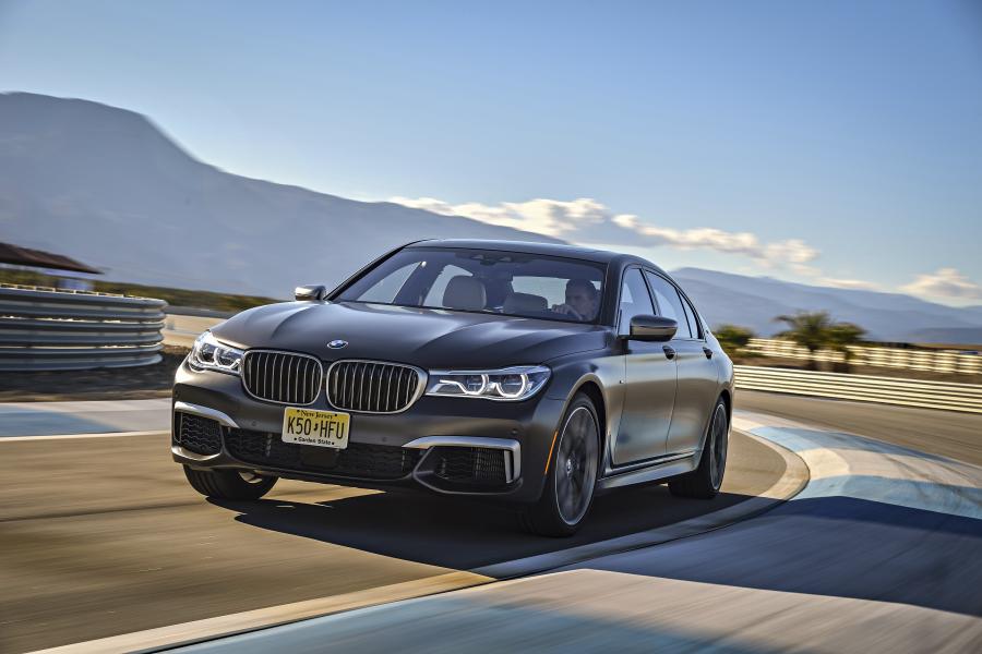  BMW M760i xDrive 2017 года  (NA) (фото 117 из 154)